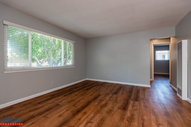 1136 Ayala Dr Unit 4
