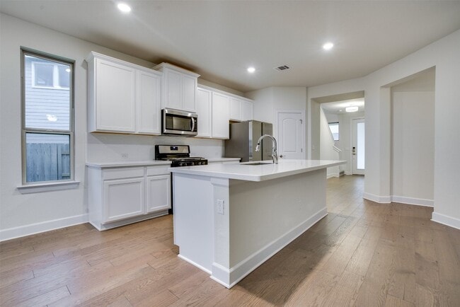 Photo - 8612 Cumbrae Ln