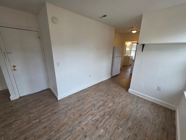 Photo - 613 W Knox Ave Unit 2