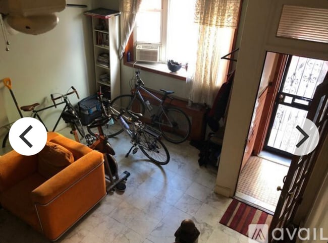 Photo - 722 League St