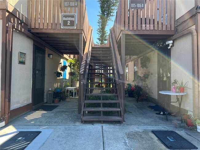 Building Photo - 5026 Water Oak Dr Unit 208
