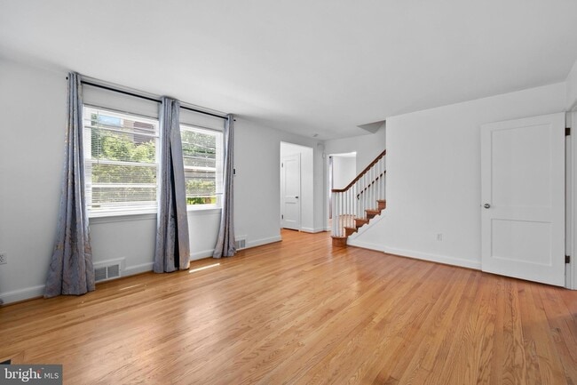 9110 Autoville Dr