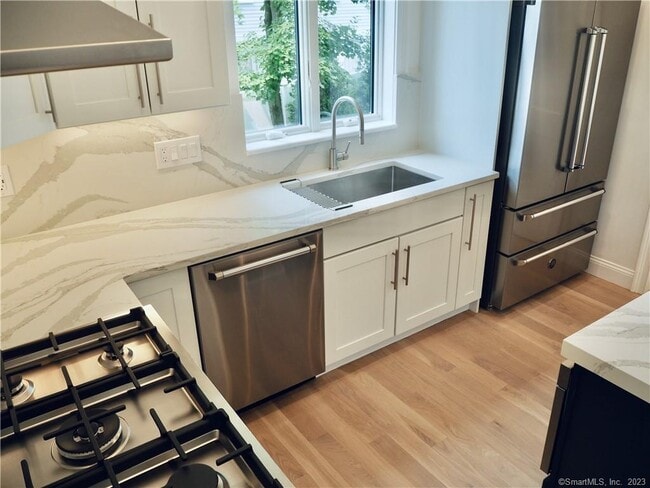 Photo - 70 Seminary St