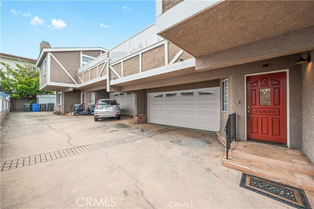 Photo - 2110 Rockefeller Ln