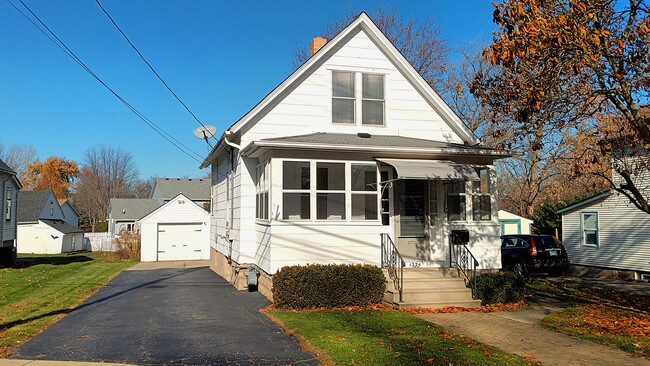 Frente de la casa - 1224 Dean St