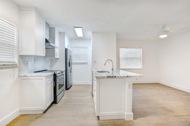 Photo - 530 S Federal Hwy Unit 8