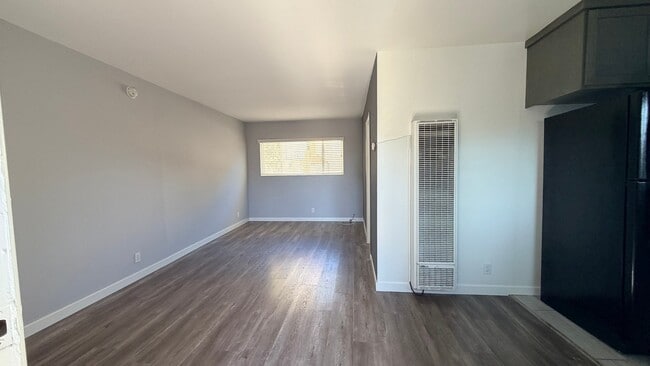 Photo - 15483 Moorpark St Unidad 28