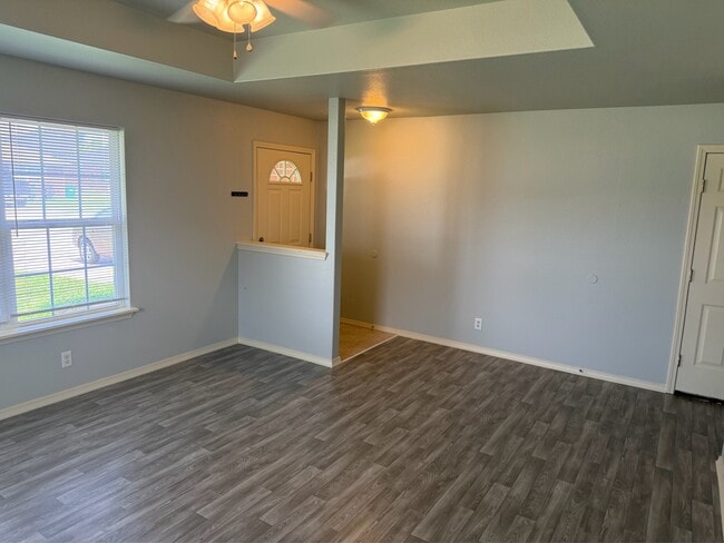 Photo - 720 Appleridge Dr