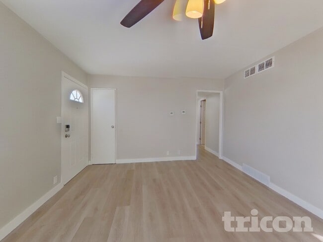 Photo - 1904 S Sheridan Ave