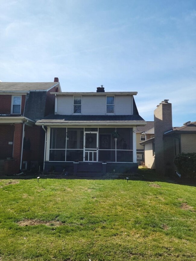 Building Photo - 3-bedroom, 1-bathroom home located on the picturesque Neville Island, PA.