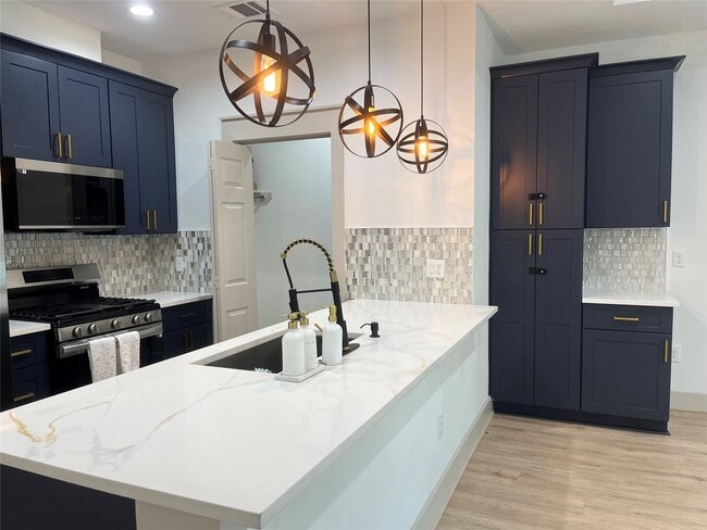 Building Photo - 19307 Sears Dr