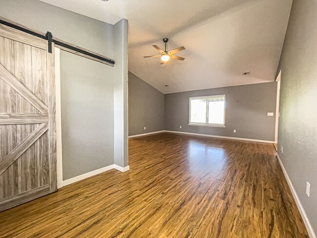 Photo - Beautiful SW Medford home in quiet neighborhood 3 car garage