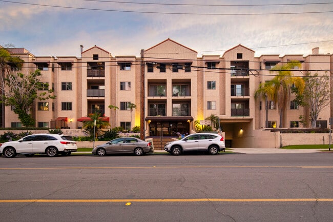 Building Photo - Hillcrest Summit Apartments