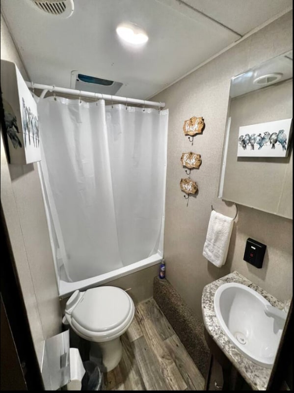 Photo - 2629 W Elm Mott Ln Unit 16 Acre Farm Retreat