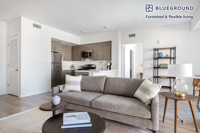 Photo - 12035 Wilshire Blvd Unidad SI FL4-ID421