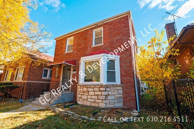 *** 4 BDRM - 2 BTH / FIN BASEMENT / W&D HO... - *** 4 BDRM - 2 BTH / FIN BASEMENT / W&D HO... House