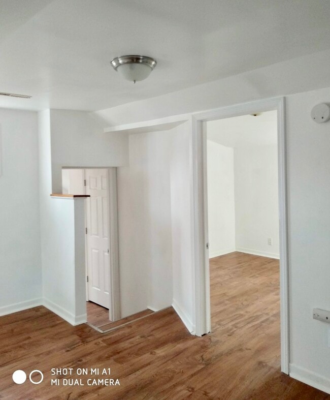 Building Photo - 2937 Sachs St Unit #2 Rental