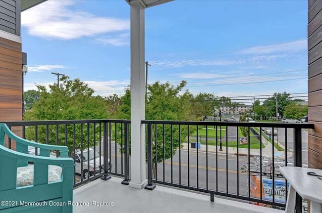 Photo - 1136 Springwood Ave