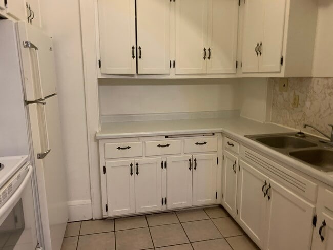 Photo - 230 Hudson St