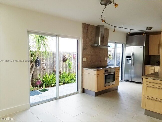 Photo - 4 br, 3 bath Townhome - 301 Poinciana Dr #...