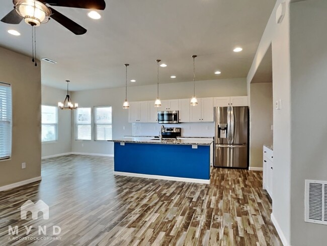 Photo - 4600 Gneiss Loop