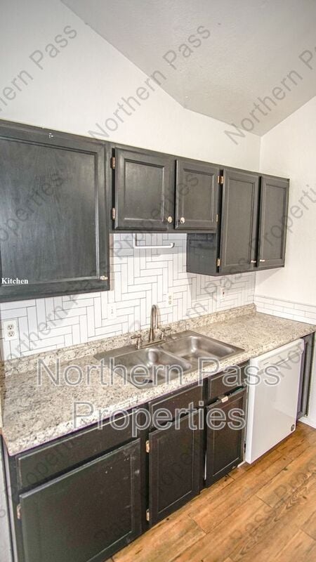 Photo - 2100 Robert Wynn St