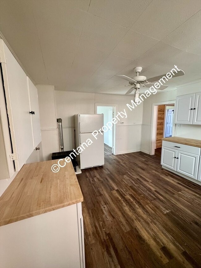 Photo - Three Bedroom One Bathroom in Uptown Butte