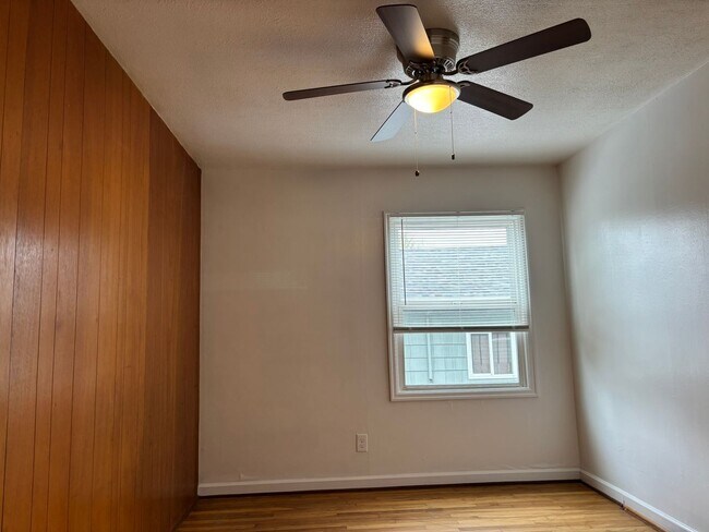 Photo - CK1394-B*-Owner auto-approve up to $500 re... Unit #3