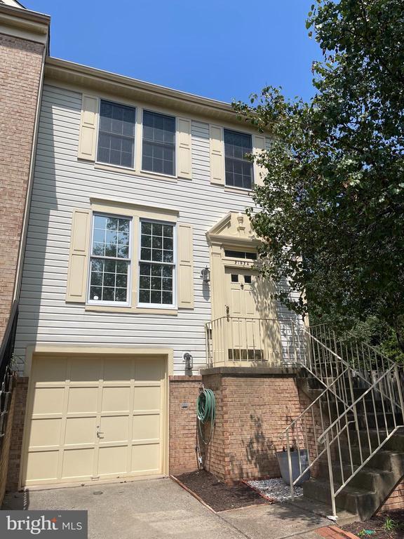 Building Photo - 21924 Greentree Terrace Rental