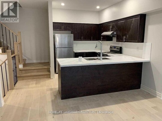 Photo - 8 Eaton Park Ln