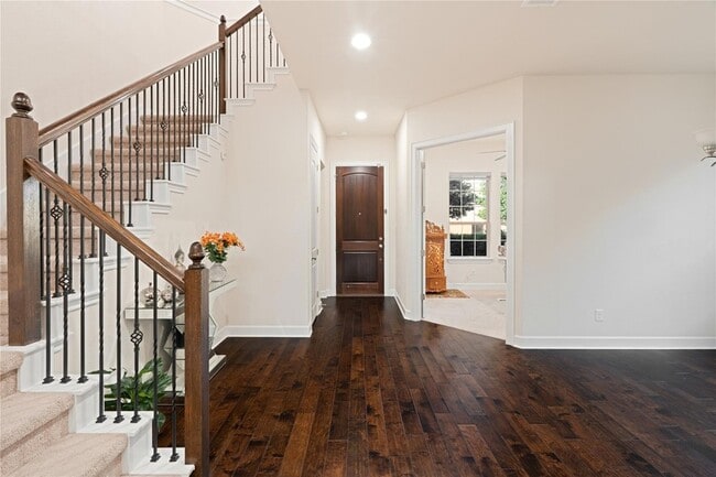 Photo - 228 Lockhart Lp