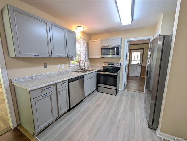 Photo - 111 King William Dr