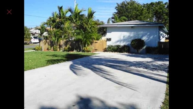 Photo - 720 NE 11th Ave Unidad 2