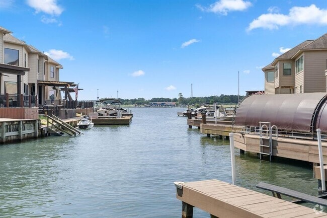 Building Photo - 360 Old Aqua Landing W Rental