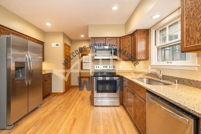 Photo - 5249 N Shoreland Ave