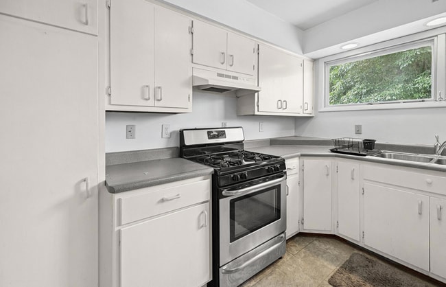 Photo - 4-Bedroom 2-bath in West Lafayette!