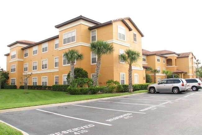 Building Photo - 5483 Vineland Rd Unit 10309