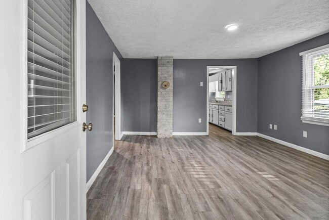 Photo - 715 Elder St