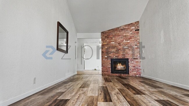 Photo - Unit B