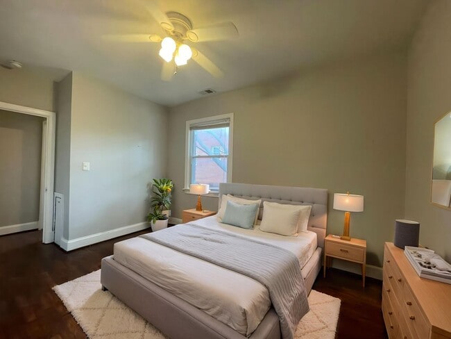 Photo - 4023 9th St NE Unit 4