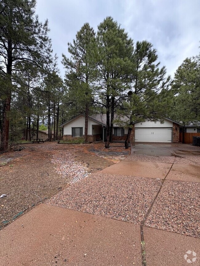 Building Photo - Gorgeous Furnished Country Club Rental