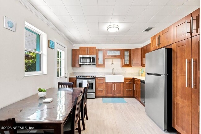 Photo - 420 7th Ave S