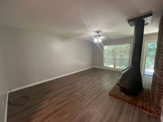 Photo - Cozy & Convenient – 2 Bedroom Home in Ocala