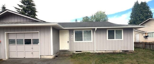 Building Photo - Rare single-level duplex in Jefferson