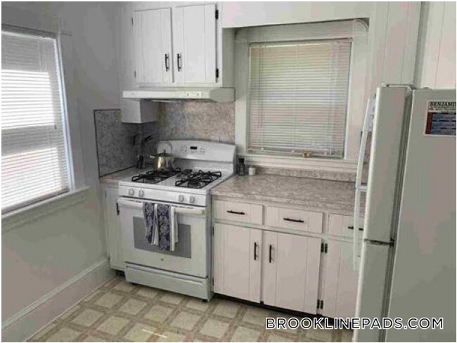 28 Beaconsfield Rd Unit 1
