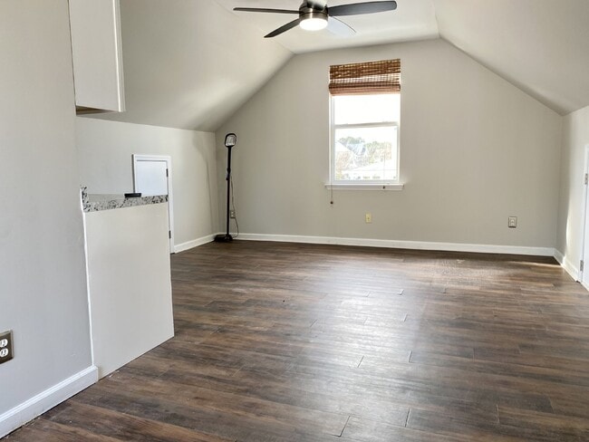 Bluffton Park Garage Apartment For Rent!