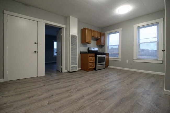 Photo - 125 Grove St Unit 2