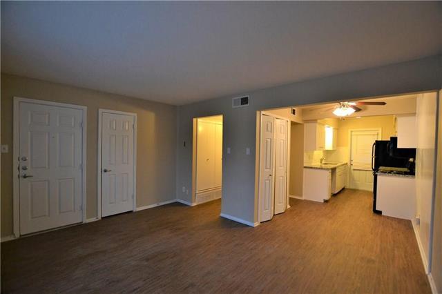 Photo - 103 W Brown St Apartment Unit 5