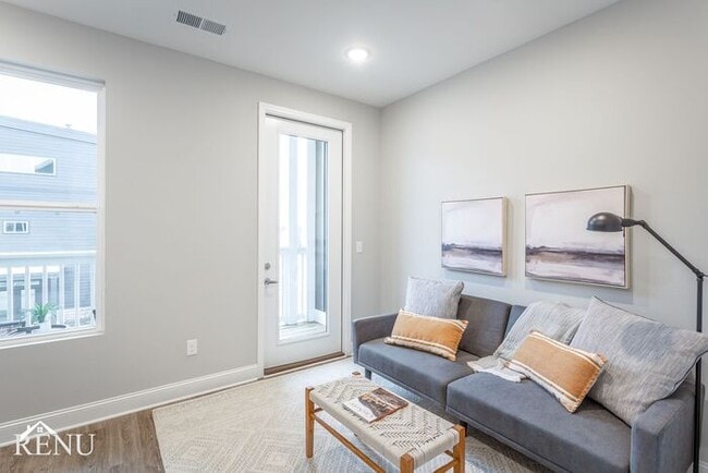 Photo - 2322 E 18th St Pl