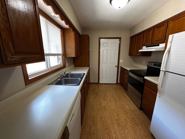 Photo - 2 bed 2 Bath 2 Story Townhome